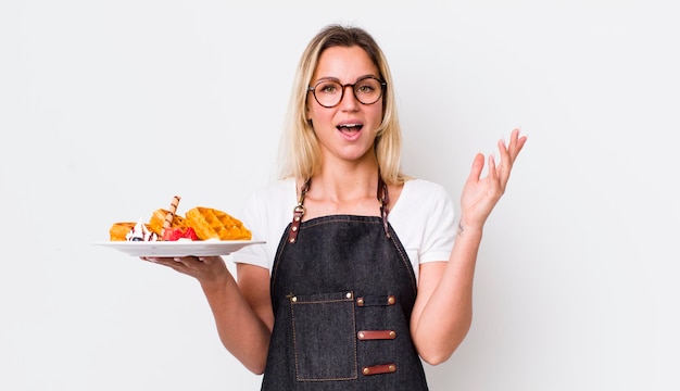 Улыбающийся повар